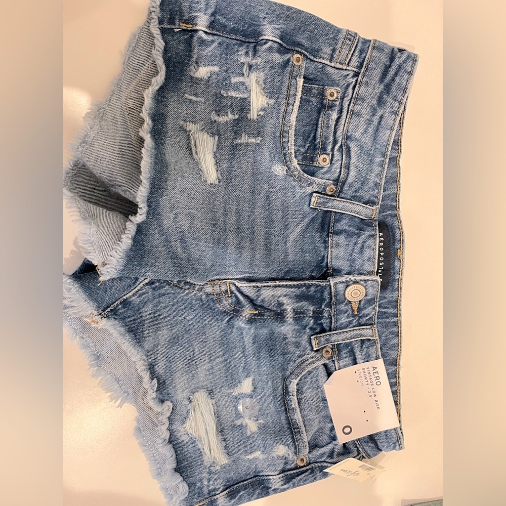 Aeropostale low-rise denim shorts🫶🏻
